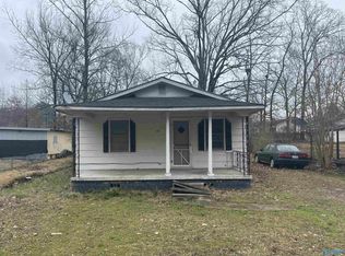 1304 Crest Ave, Gadsden, AL 35904