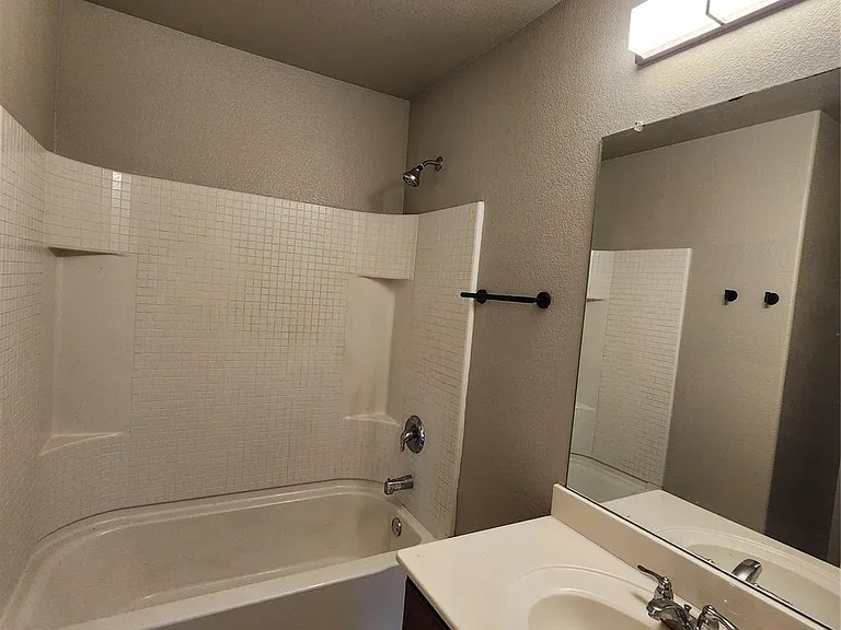 700 Swan Dr #1 — Photo 20