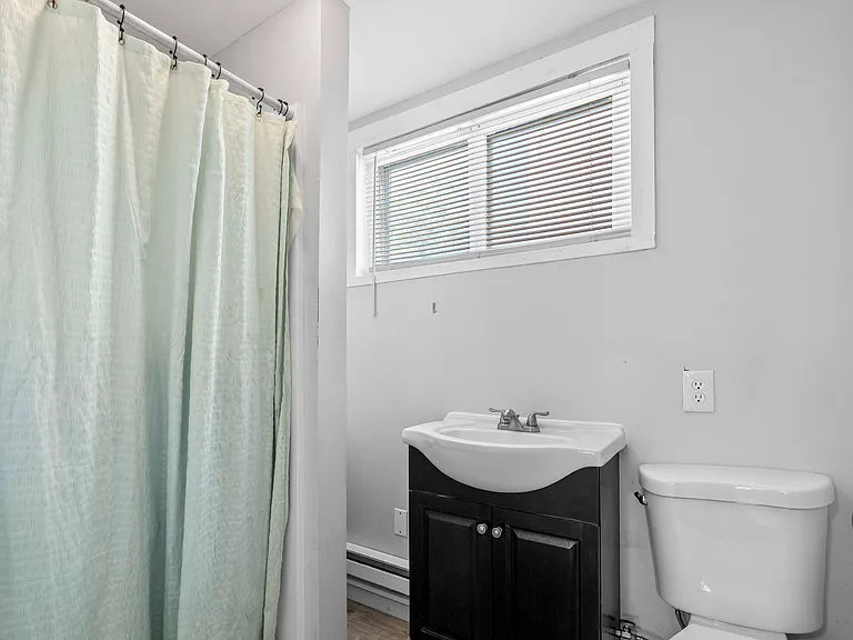 559 S Goodman St — Photo 28