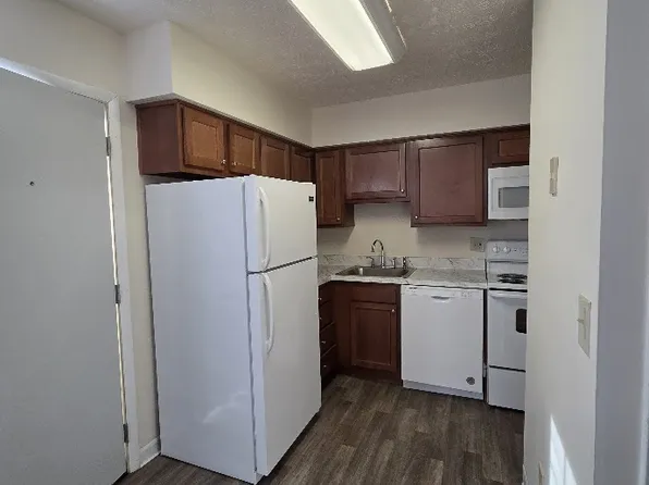 571 W Main St, Westerville, OH 43081