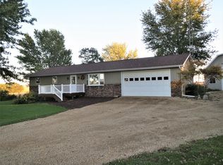 377 Penrose Rd, Dixon, IL 61021