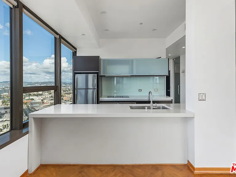 1100 Wilshire Blvd #2911 — Photo 5
