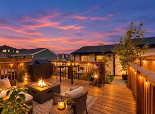 1021 W Mahogany Blvd SE, Calgary, AB T3M 3E4