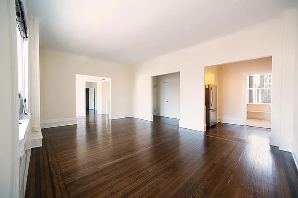 Rented by Domus Realty | media 12