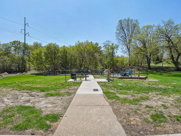 Park West Apartments, LLC — Photo 33