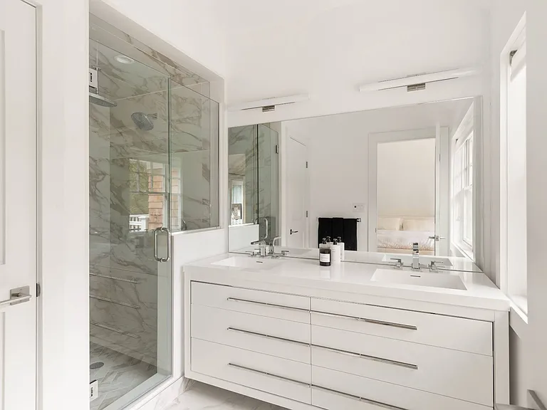 9 Rose Ave — Photo 14