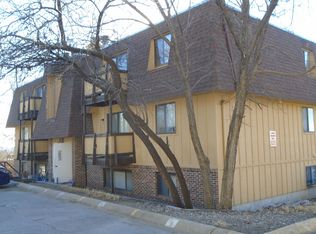 1530 McCain Ln, Manhattan, KS 66502