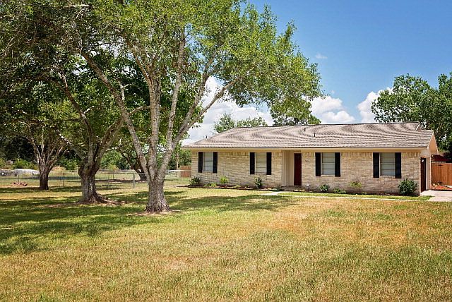 1st image of 502 Quail Creek Dr