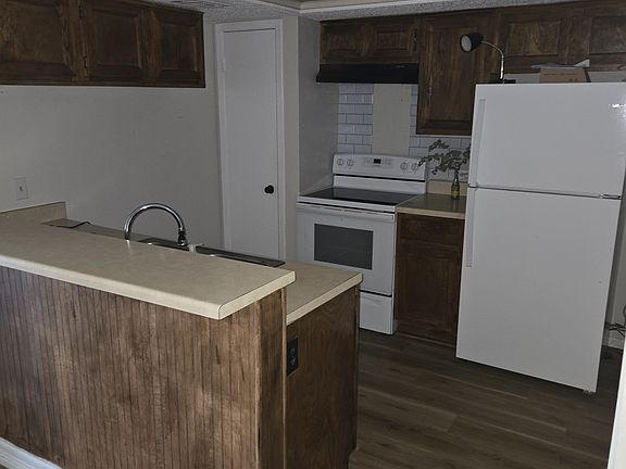 3rd image of 624 W Calhoun St #624