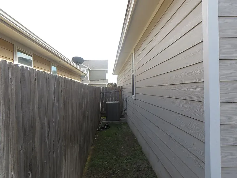 301 La Escalera Dr — Photo 22