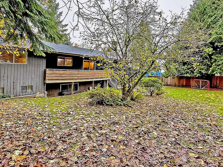 768 Como Lake Ave — Photo 24