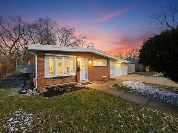 7932 W 98th Pl, Hickory Hills, IL 60457