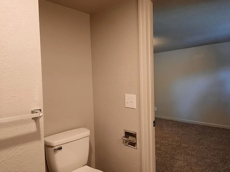 EN0064 James St Duplex- 2 Units — Photo 18