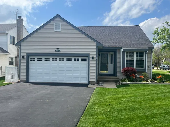 1841 Isle Royal Ln, Hanover Park, IL 60133