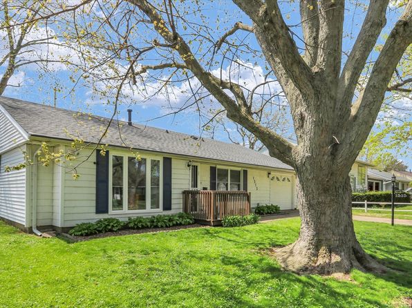 1515 Lincolnwood Dr, Urbana, IL 61802