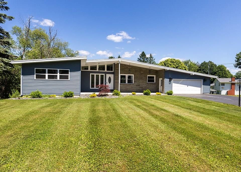 1st image of 208 Scenic Dr
