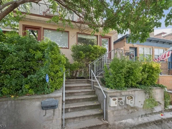 6 Carroll Pl, Weehawken Twp., NJ 07086