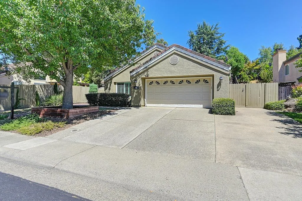 148 Silberhorn Dr photo 1