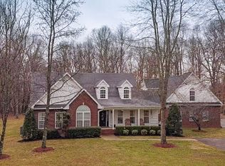 513 S Tunnel Rd, Gallatin, TN 37066