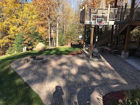 4th image of 7103 S Woodlawn Dr