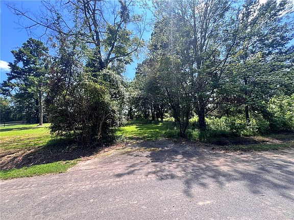 2nd image of 411 Mountain View Ct #8