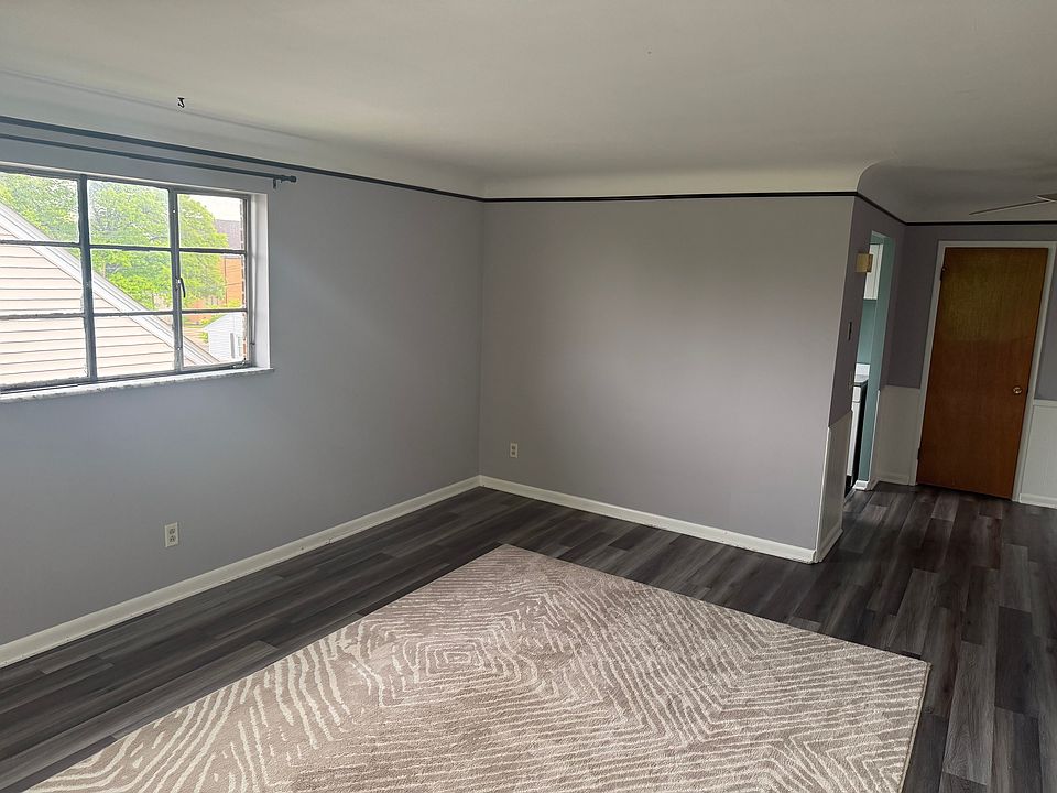 1st image of 8344 Plainfield Rd #4