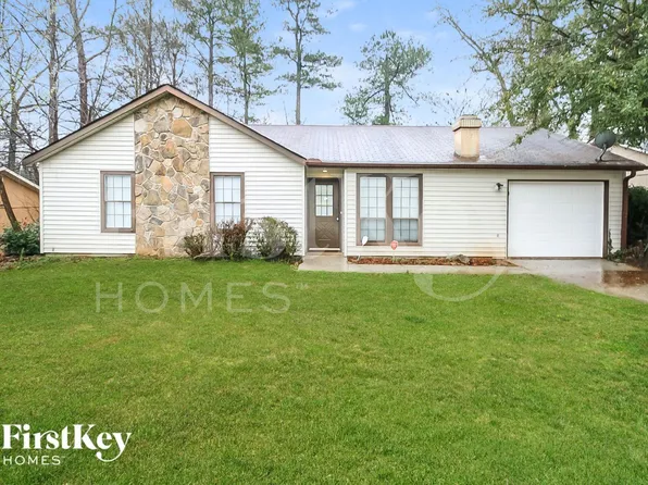 3907 Wood Path Dr, Stone Mountain, GA 30083