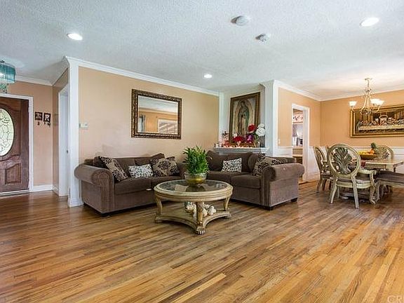3rd image of 527 N Sunset Ave
