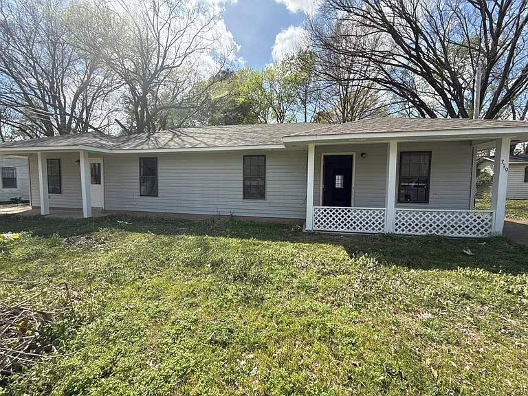 319 N Bond Ave — Photo 1