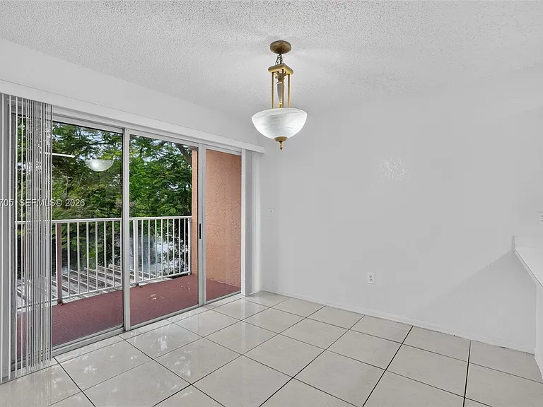6225 Kendale Lakes Cir #253 — Photo 4