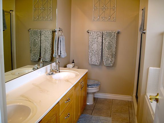 master bath/jetted tub