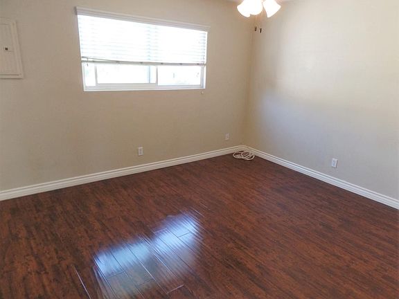 3rd image of 4346 52nd St Unit 11