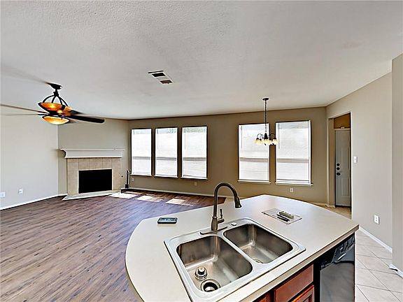 5th image of 344 Bayberry Dr