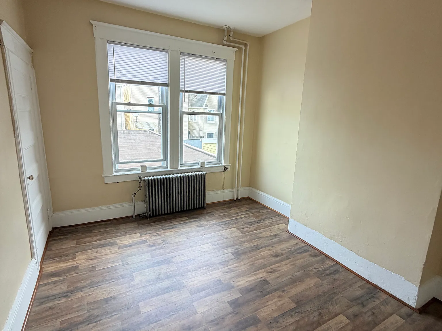 3 bed, 1500 sqft, $2,100 — Photo 4