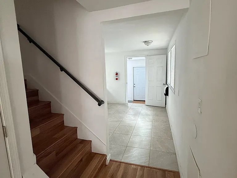 161 S Main St — Photo 6