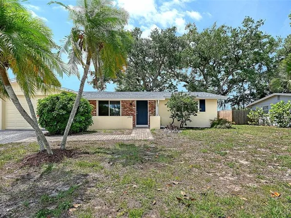 2706 White Sands Dr, Sarasota, FL 34231