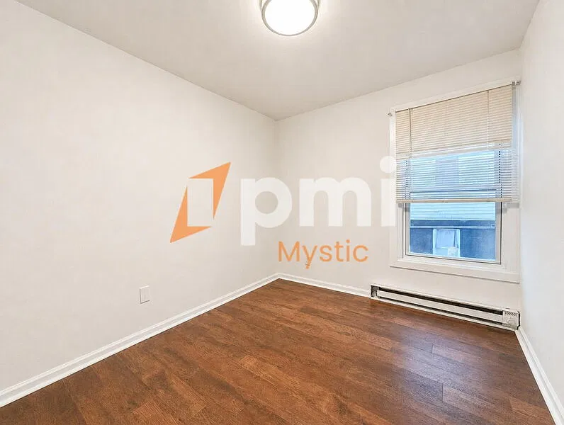 2 bed, 1.0 bath, 960 sqft, $1,700 — Photo 3