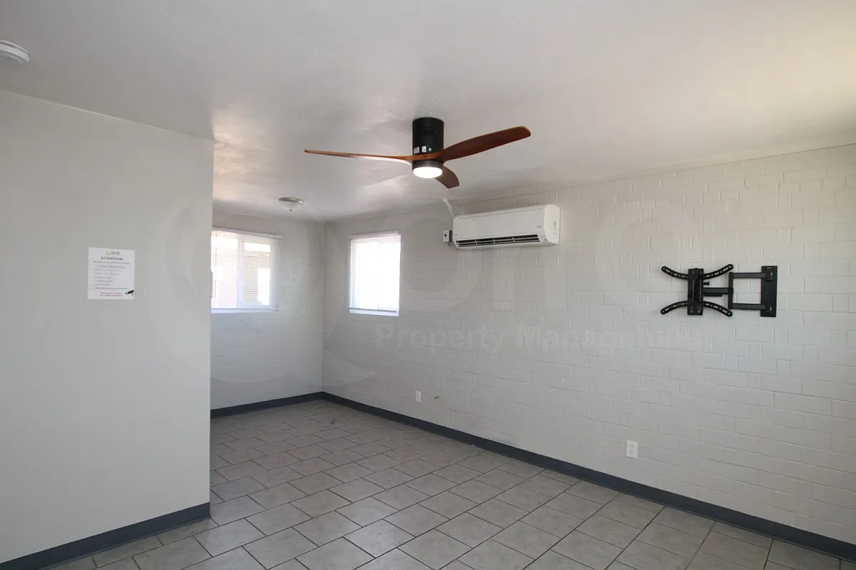 1 bed, 1.0 bath, 500 sqft, $949 — Photo 3