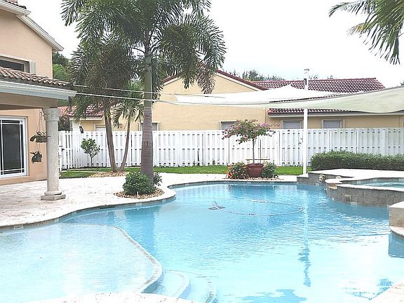 Freeform Heated Pool w Spa