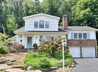 10 Green Tree Ln, Dover, NJ 07801