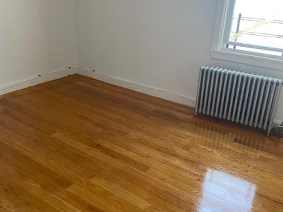5th image of 43 Caroline Ave Floor 3