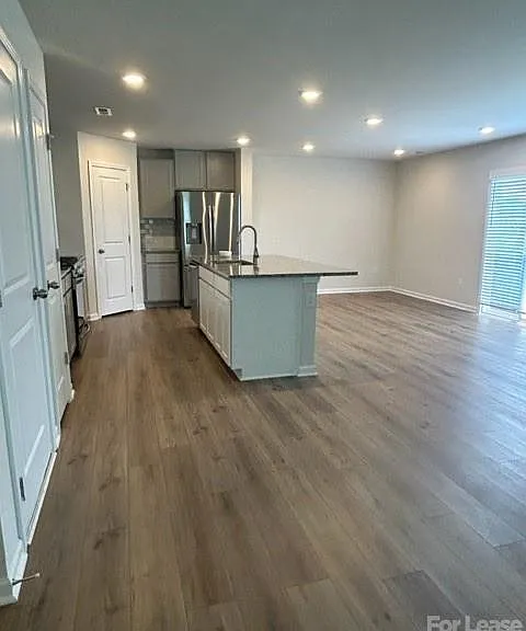 212 Brentwood Dr — Photo 3