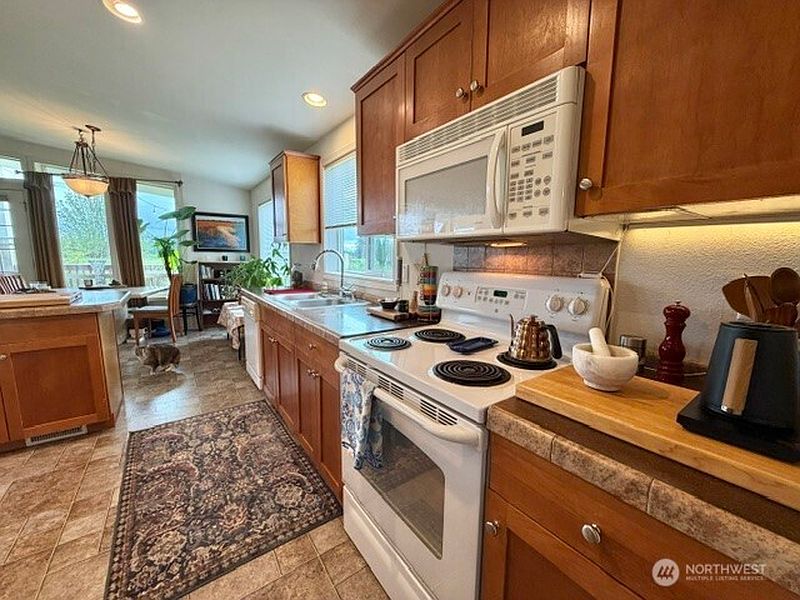4th image of 473 Gore Road #2