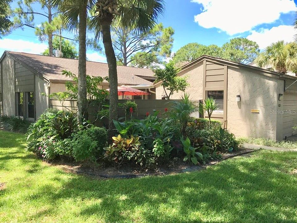 1st image of 653 Woodridge Dr #653