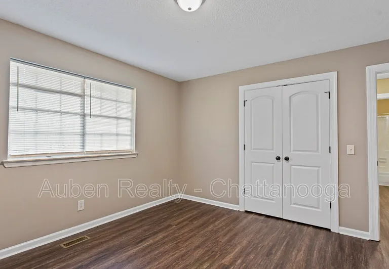 7167 Holland Ln — Photo 5