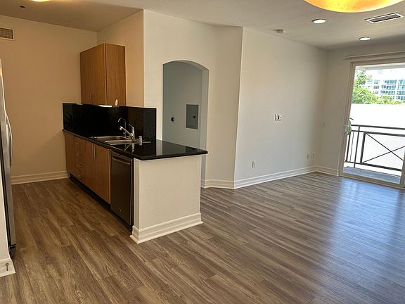 2nd image of 525 11th Ave Unit 1309
