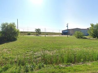 141 Sunshine Ln, Milan, IL 61264