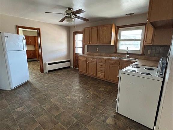 2nd image of 29436 Euclid Ave #Up