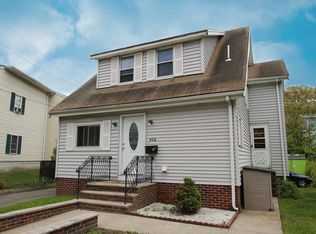404 Lincoln Ave, Saugus, MA 01906