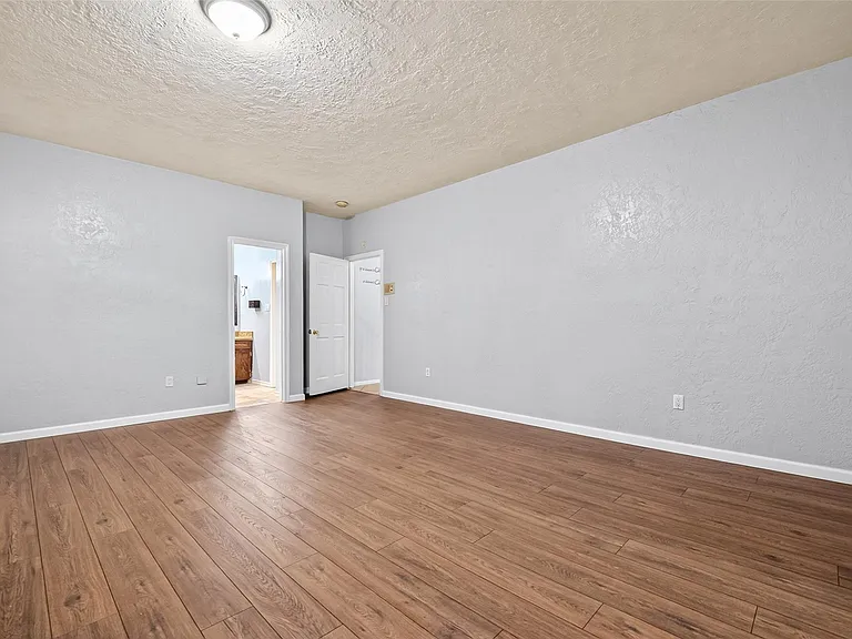 8103 Oak Moss Dr — Photo 12